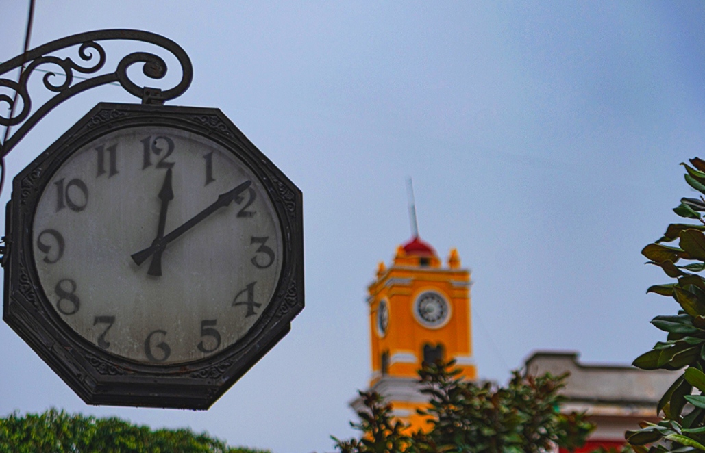 Lee más sobre el artículo La historia del reloj de la calle Enríquez